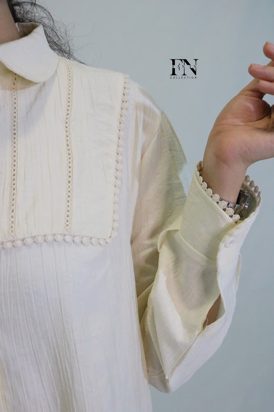 شومیز زنانه چروک گیپور مربع شیری جلو دکمهدار مناسب استایل نیمهرسمی