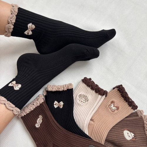 جوراب زنانه ساق دار گلدوزی لب ژور